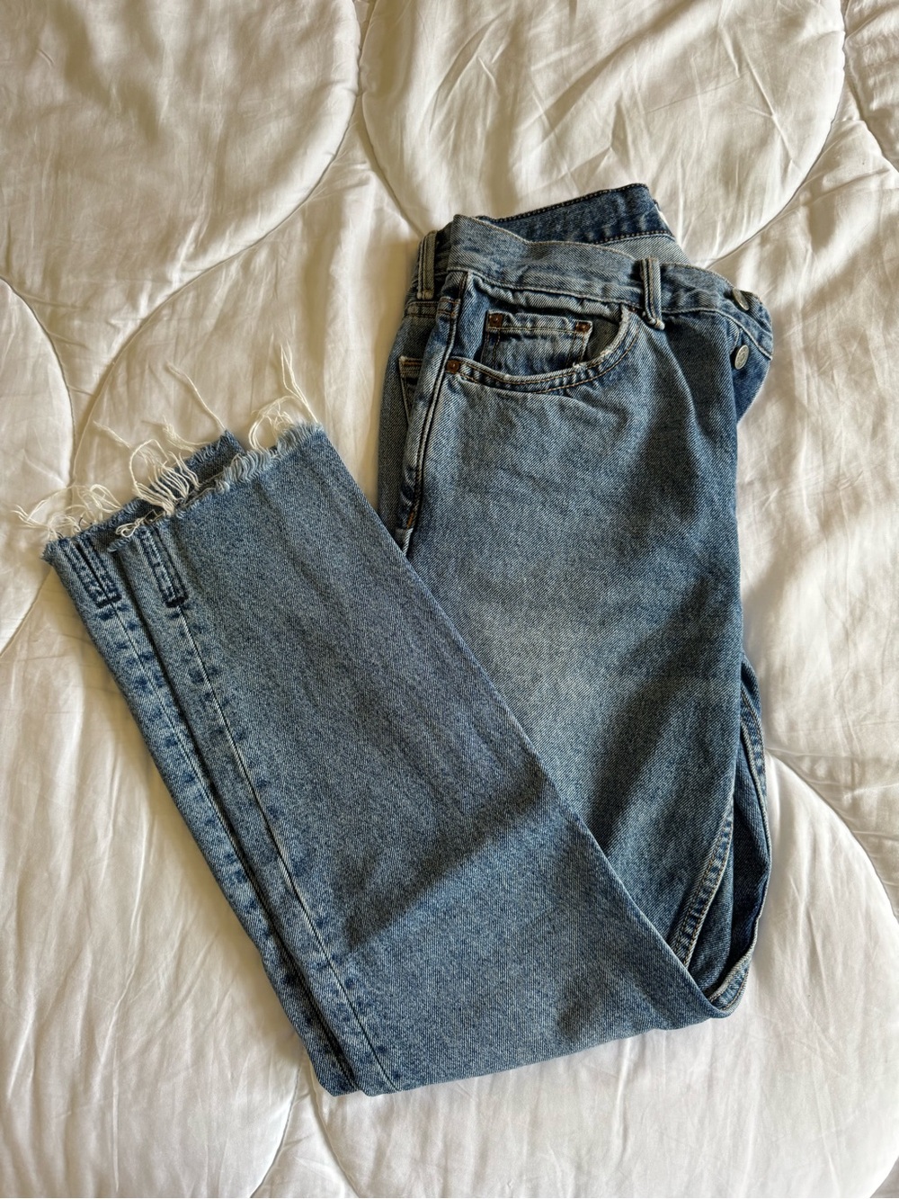 GRLFRND Light Wash Frayed Hem Jeans